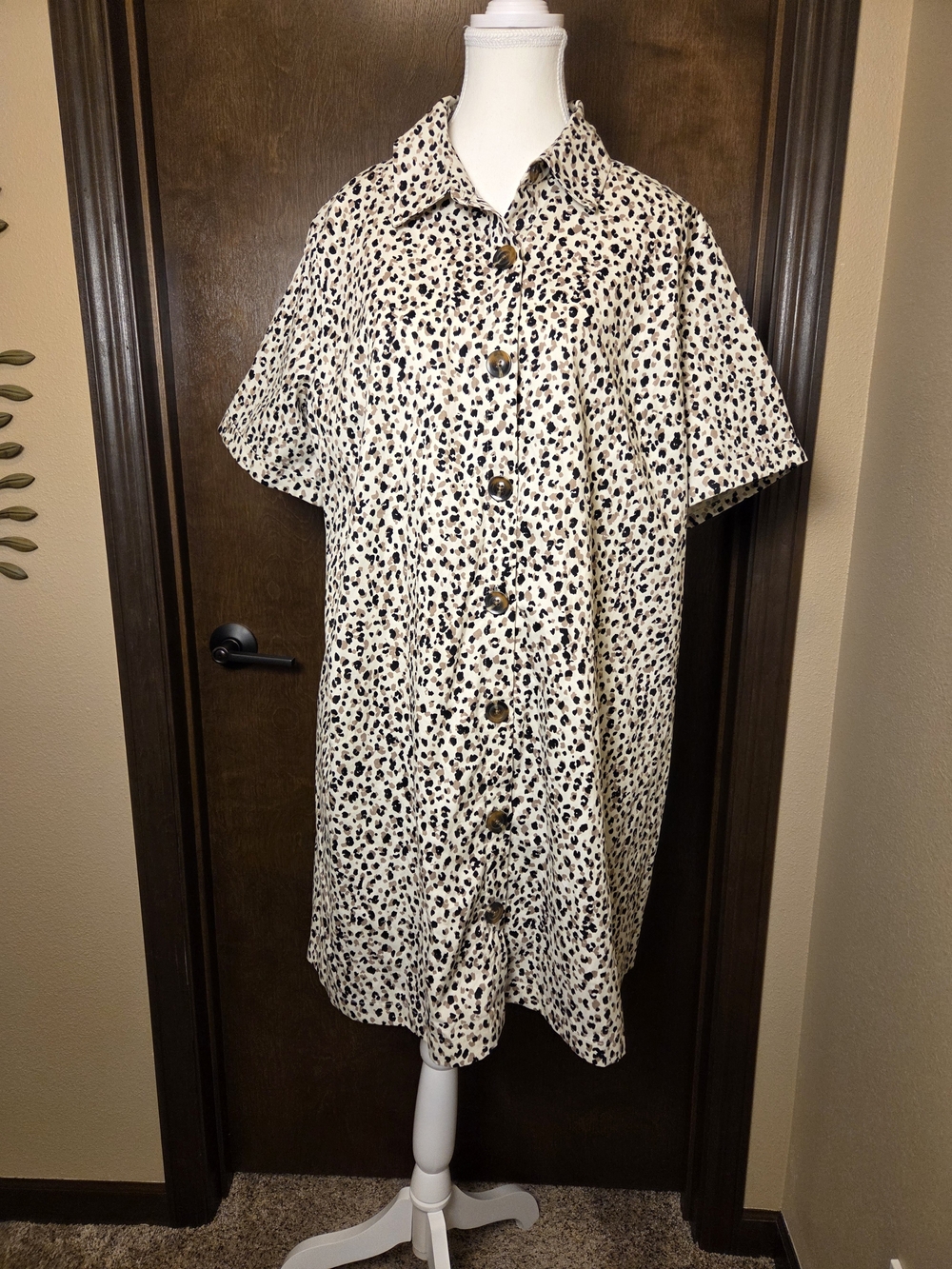 Button-Front Leopard Print Shirt Dress — Beige Black Spotted NWT - Picture 2 of 15